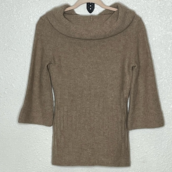Classiques Entier Atelier Tan Cashmere Turtleneck Sweater Sz XS - Picture 4 of 8